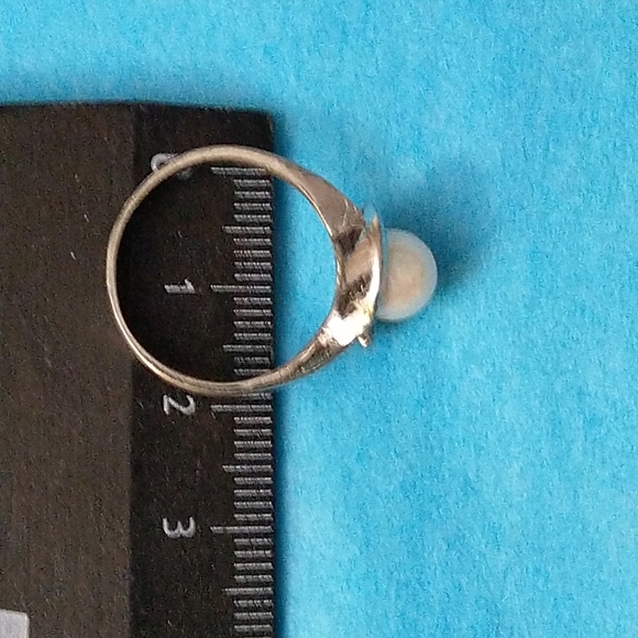 Silver Pearl Ring - Picture 2 of 5